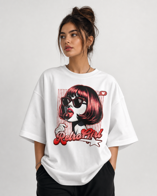 "Retro Girl" Grafik Baskılı Beyaz Oversize Tişört