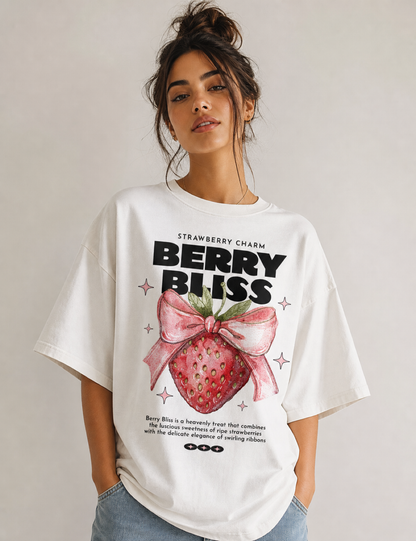 "Berry Bliss" Baskılı Beyaz Oversize Tişört